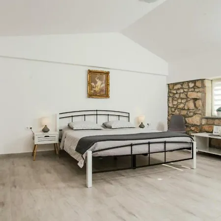 בית נופש House Buljanovi Dvori With Private Pool