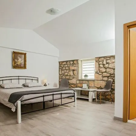 בית נופש House Buljanovi Dvori With Private Pool *