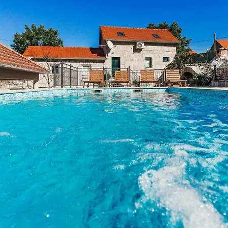House Buljanovi Dvori With Private Pool Casa de Férias