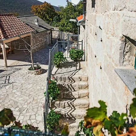 House Buljanovi Dvori With Private Pool Casa de Férias *