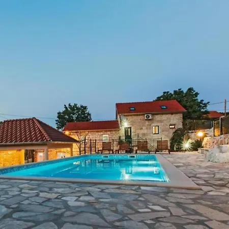 House Buljanovi Dvori With Private Pool Casa de Férias