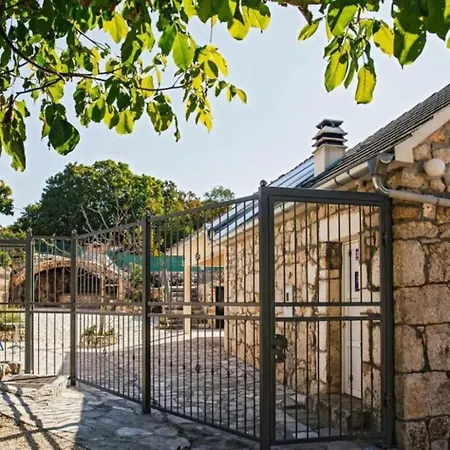 House Buljanovi Dvori With Private Pool Casa de Férias Runovic